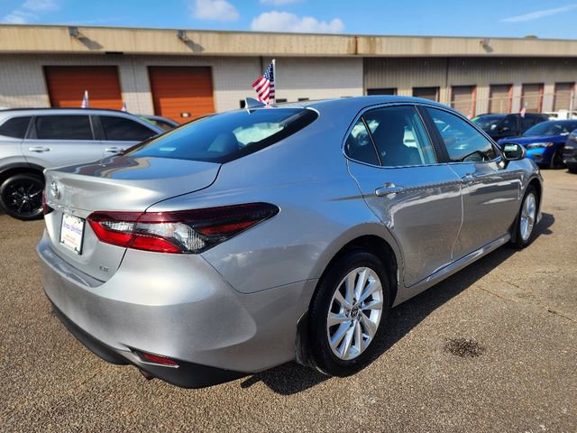Used 2024 Toyota Camry LE image 5