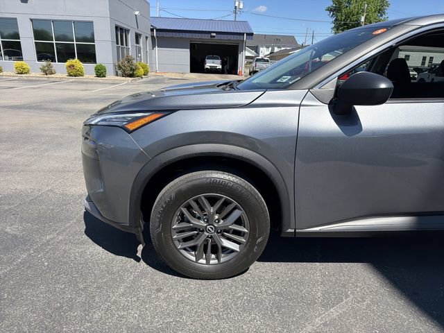 Used 2023 Nissan Rogue S FWD image 9