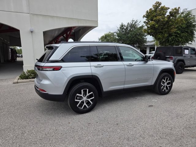 Certified 2024 Jeep Grand Cherokee Limited w/ Luxury Tech Group II AWD/4WD image 14