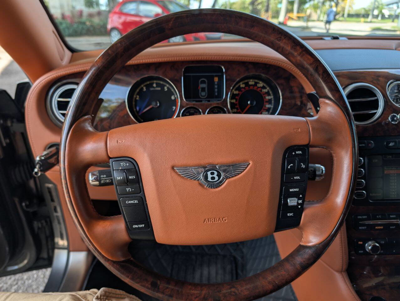 Used 2008 Bentley Flying Spur Flying Spur image 24
