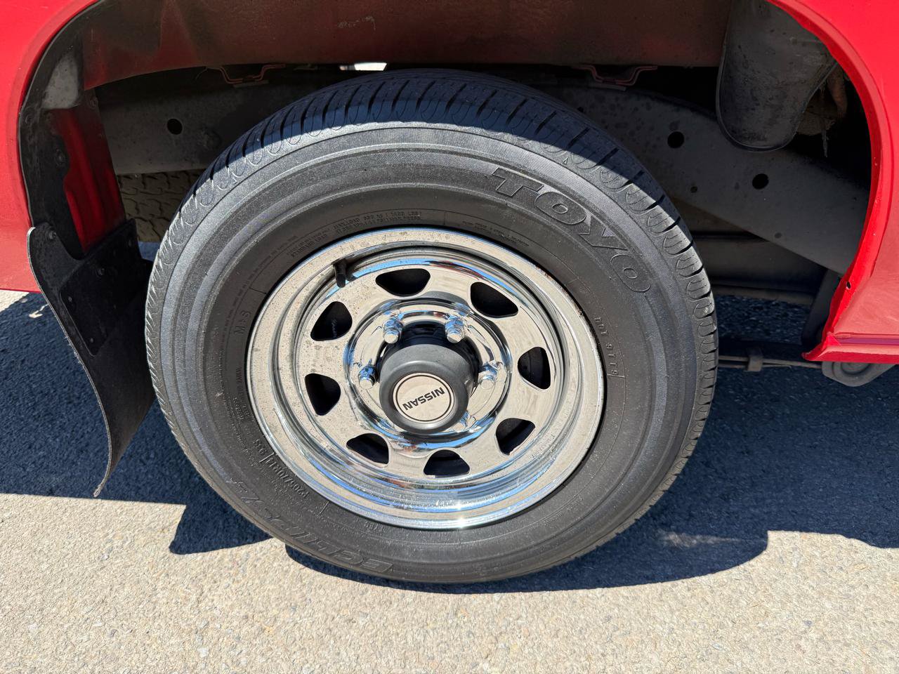 Used 1995 Nissan Pickup XE RWD image 25