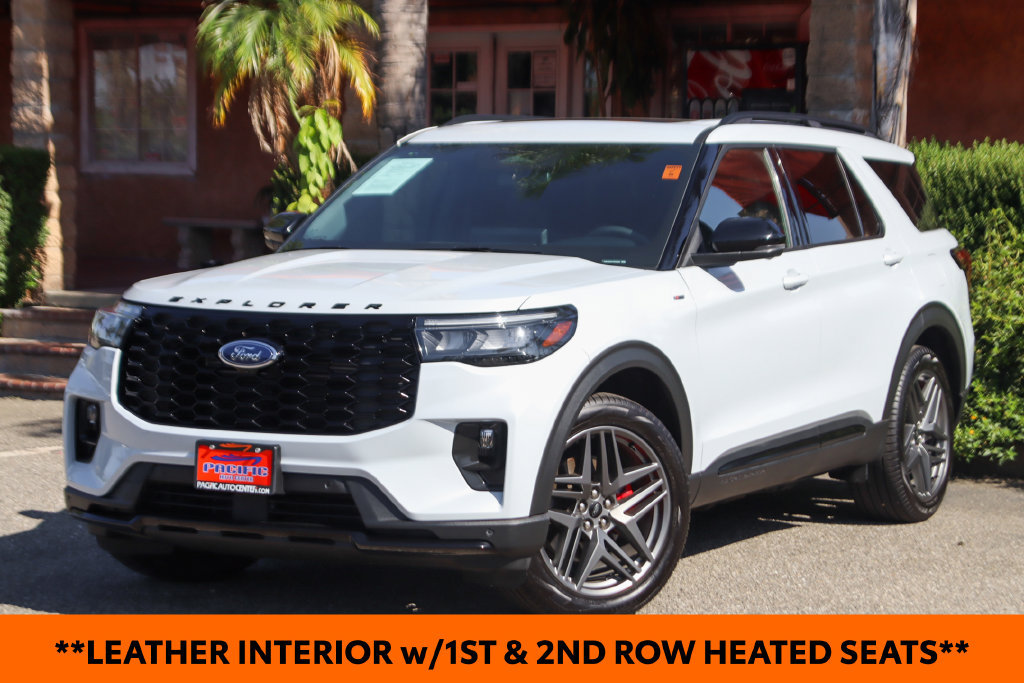 Used 2026 Ford Explorer ST-Line w/ ST-Line Street Pack AWD/4WD image 4