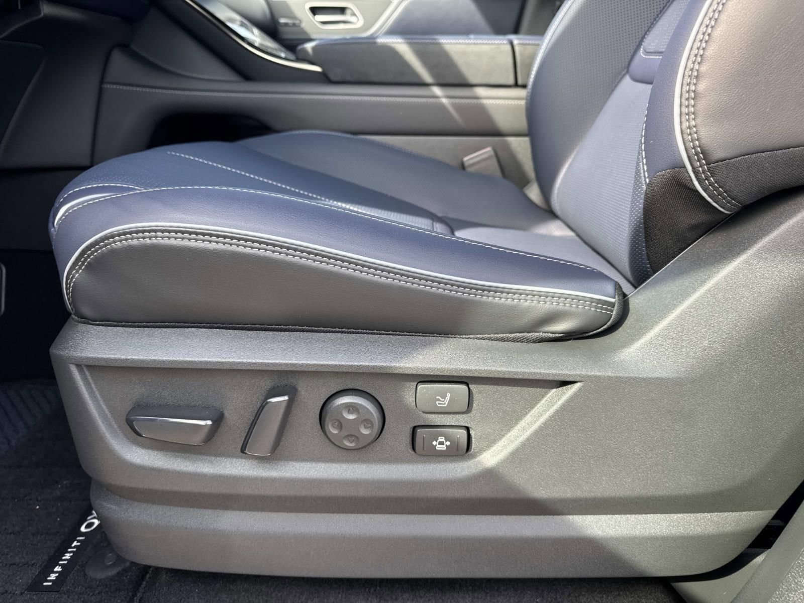New 2026 INFINITI QX80 4WD w/ Sport Exterior Package image 12