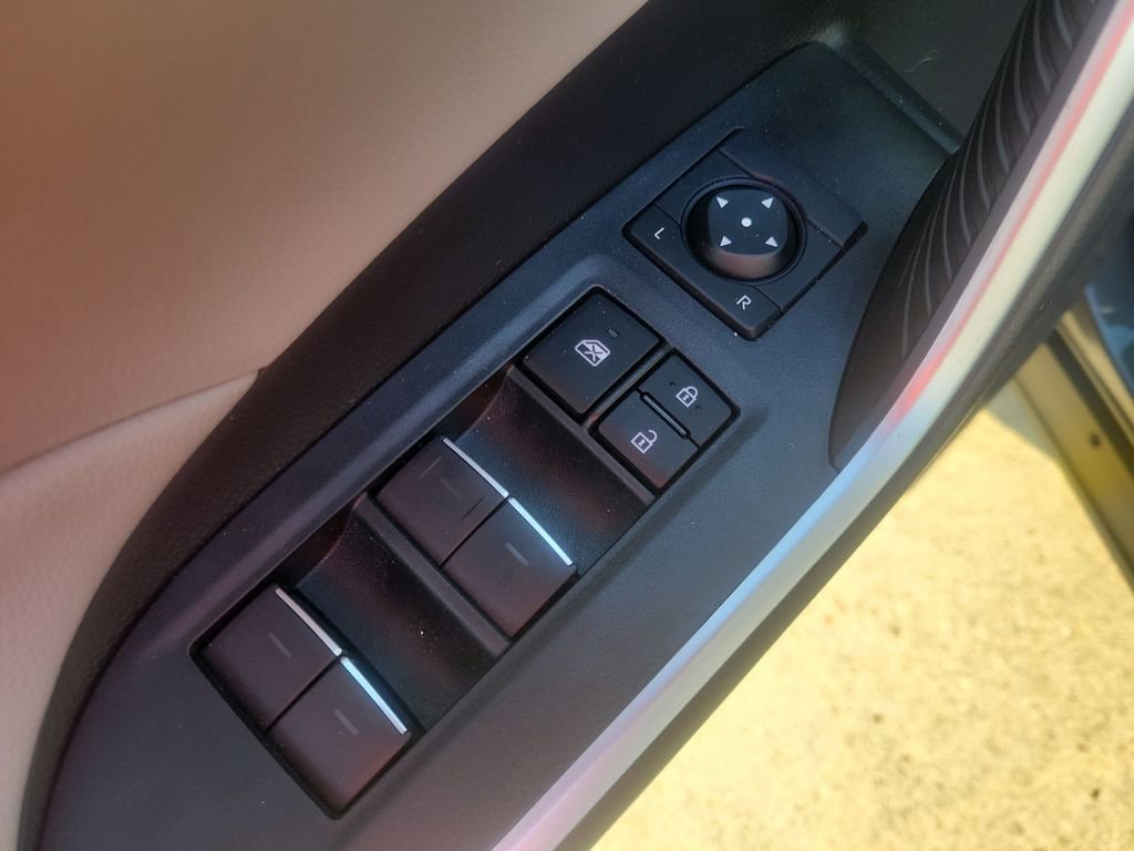 Used 2023 Toyota RAV4 XLE w/ Convenience Package image 13