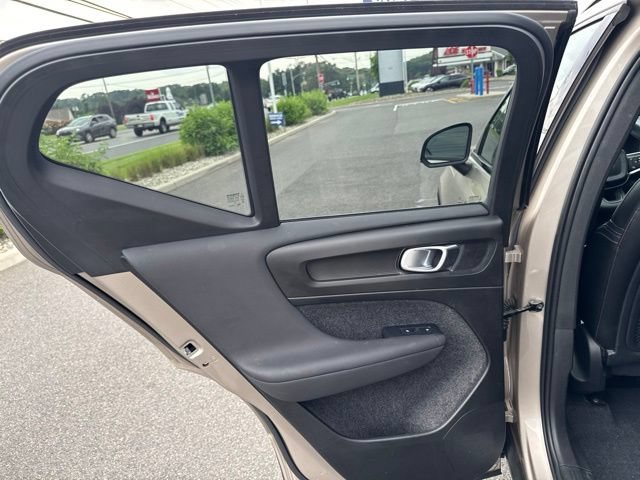 Certified 2023 Volvo XC40 B5 Plus w/ Climate Package AWD/4WD image 16