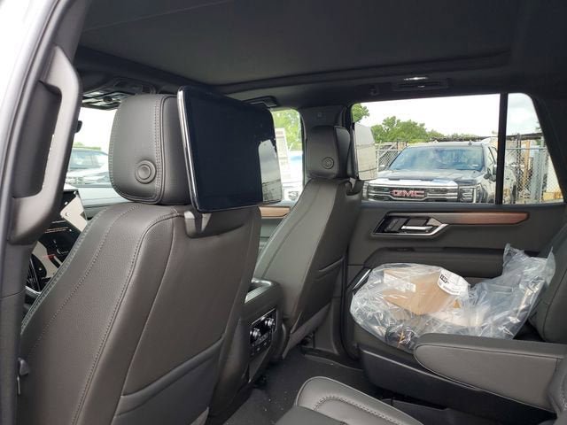 New 2026 GMC Yukon Denali w/ Denali Reserve Package AWD/4WD image 10