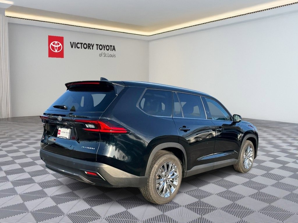Used 2025 Toyota Grand Highlander AWD image 4