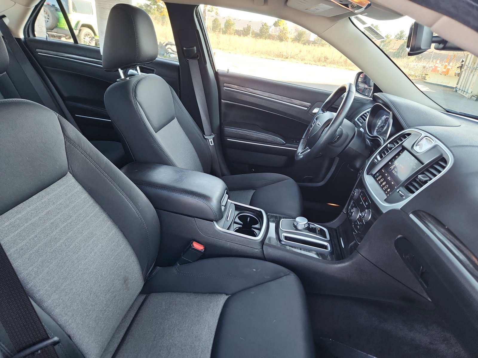 Used 2018 Chrysler 300 Touring image 20