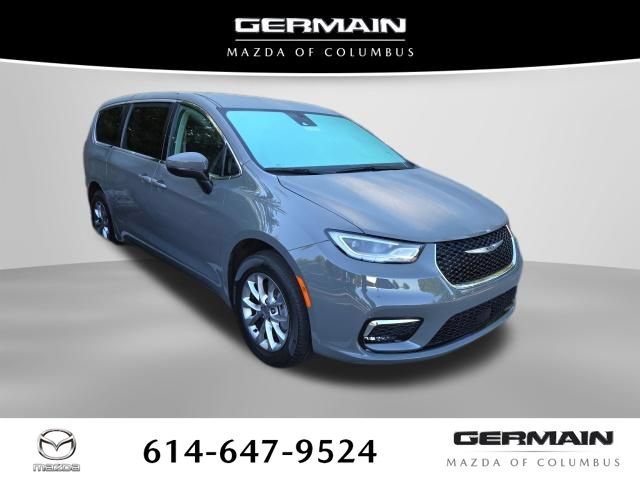 Used 2023 Chrysler Pacifica Touring-L