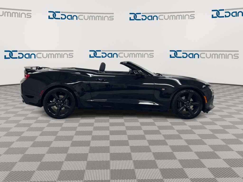 Used 2018 Chevrolet Camaro SS RWD image 9