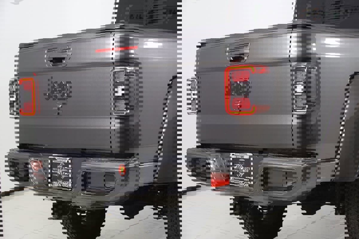 Used 2021 Jeep Gladiator Overland image 40