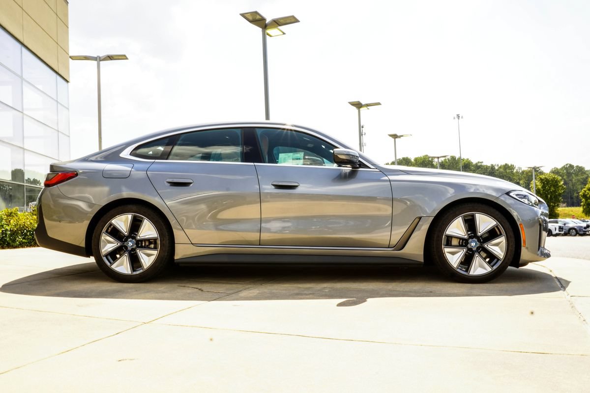 Used 2024 BMW i4 eDrive40 w/ Premium Package RWD image 6