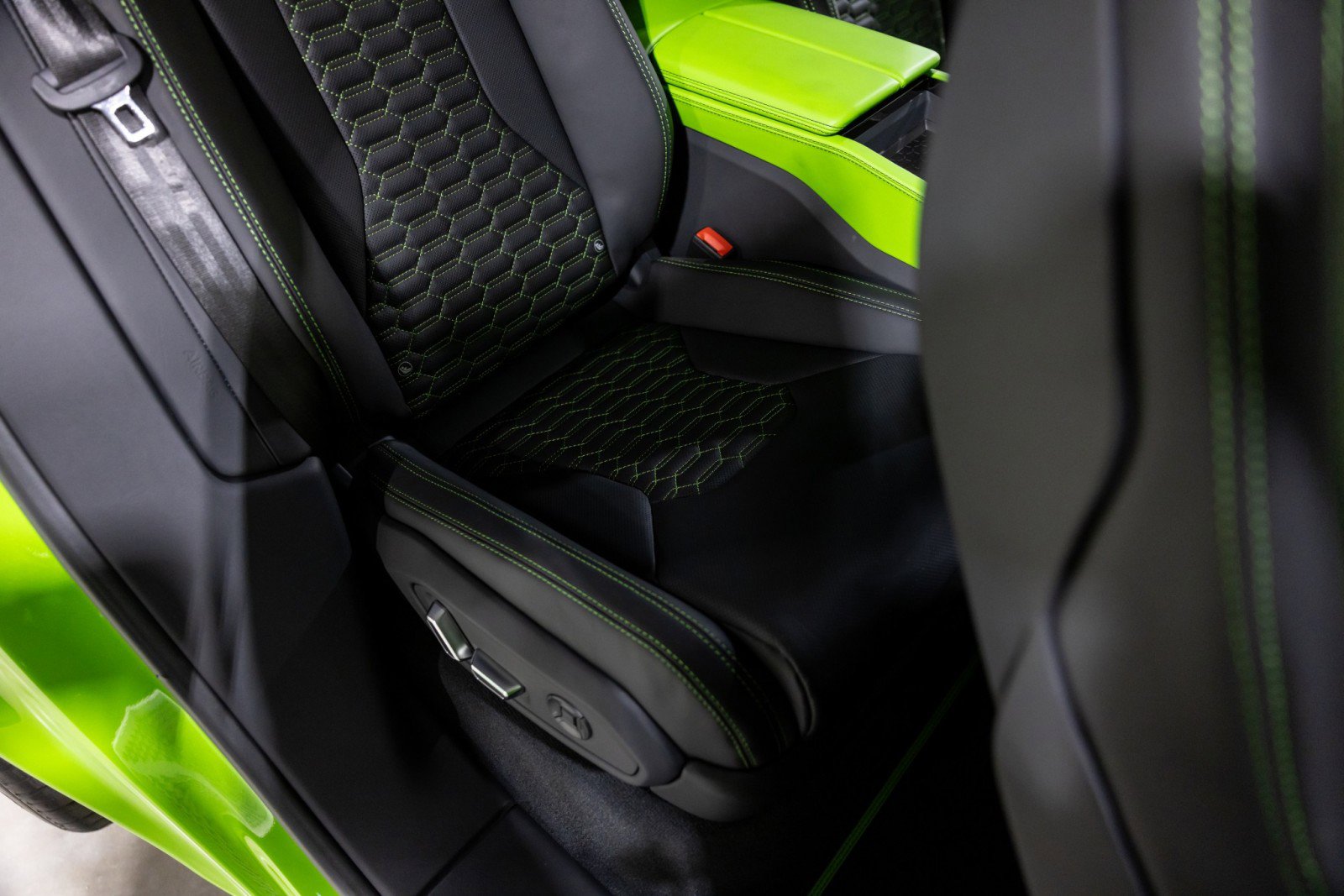 Used 2022 Lamborghini Urus image 33