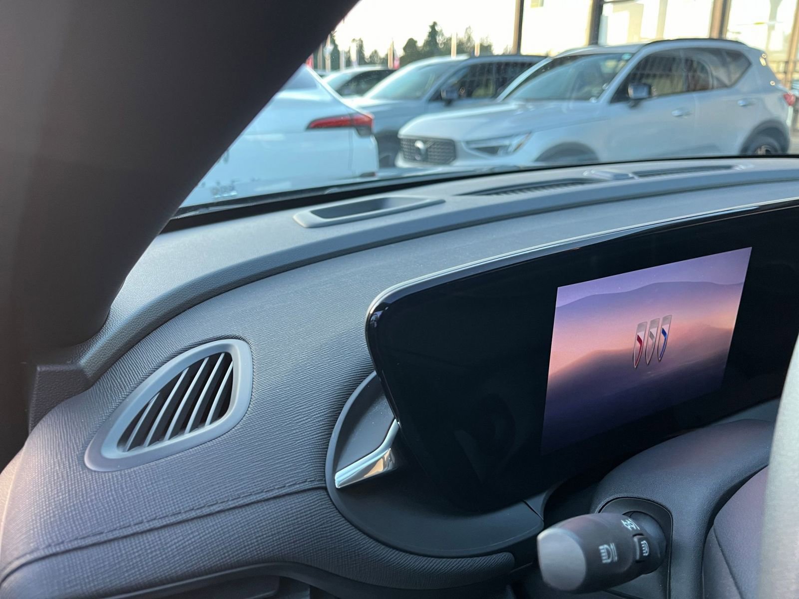 Used 2025 Buick Envista Preferred image 34