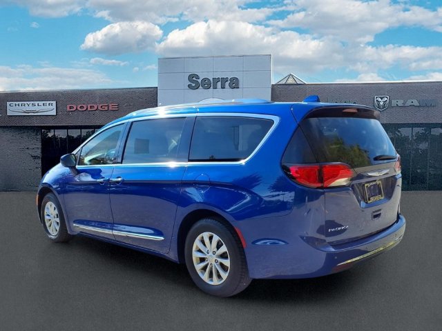 Used 2018 Chrysler Pacifica Touring-L Plus FWD image 5