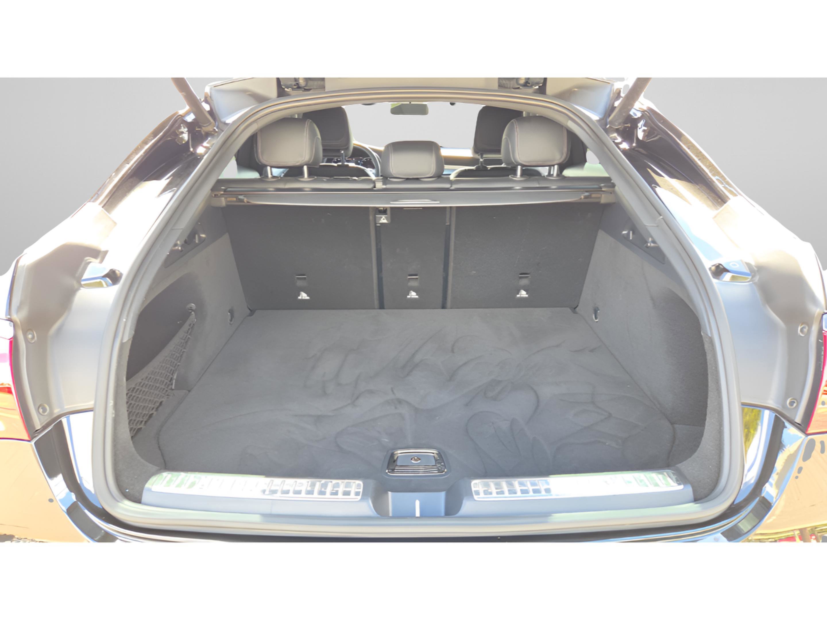 Used 2023 Mercedes-Benz GLC 300 4MATIC Coupe image 10