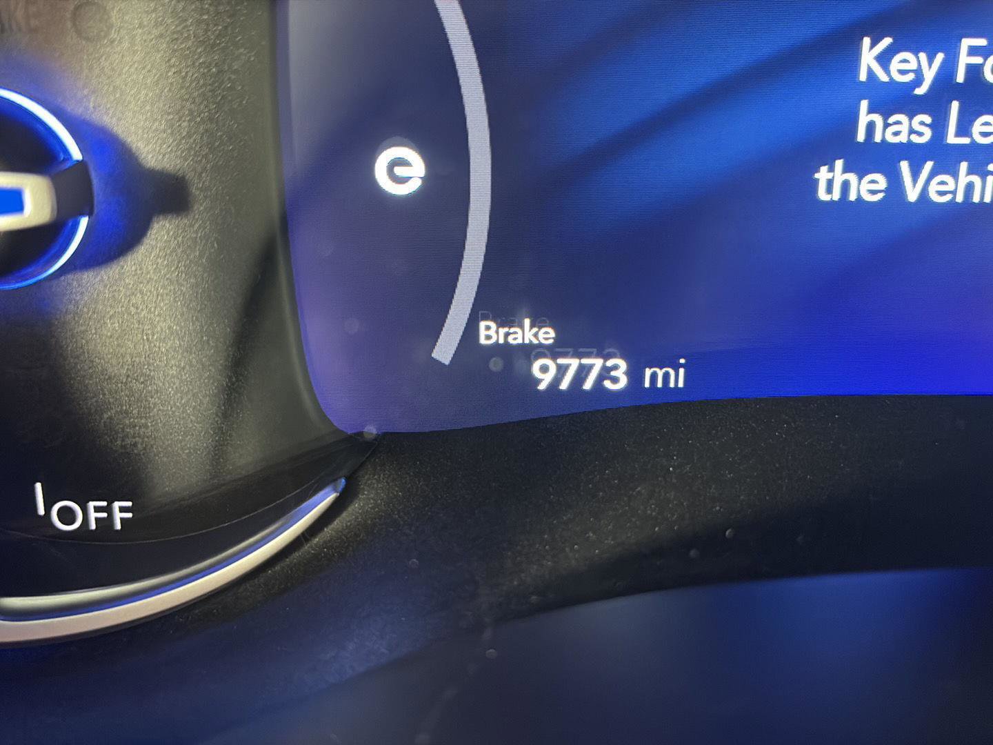 Used 2025 Chrysler Pacifica Premium image 37