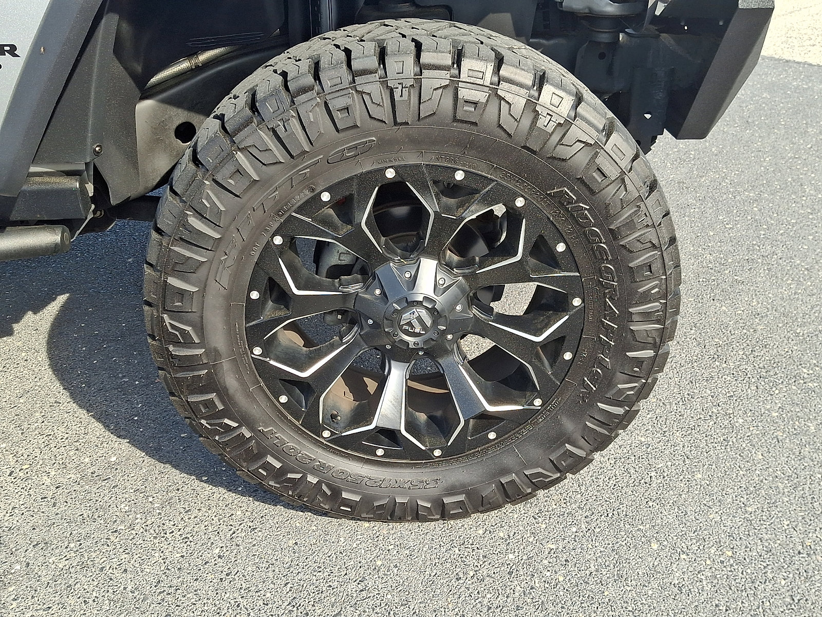 Used 2017 Jeep Wrangler Unlimited Rubicon w/ Dual Top Group AWD/4WD image 8