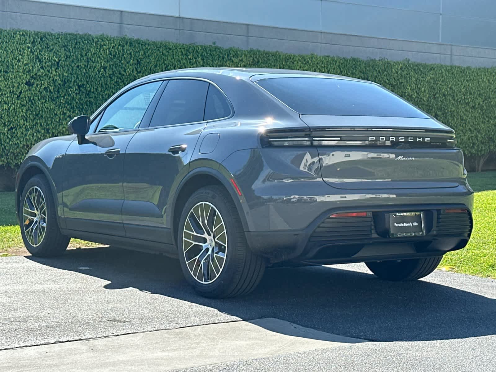 New 2026 Porsche Macan Electric RWD image 3