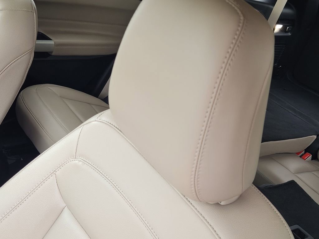 Used 2021 Ford Explorer XLT w/ Equipment Group 202A image 14