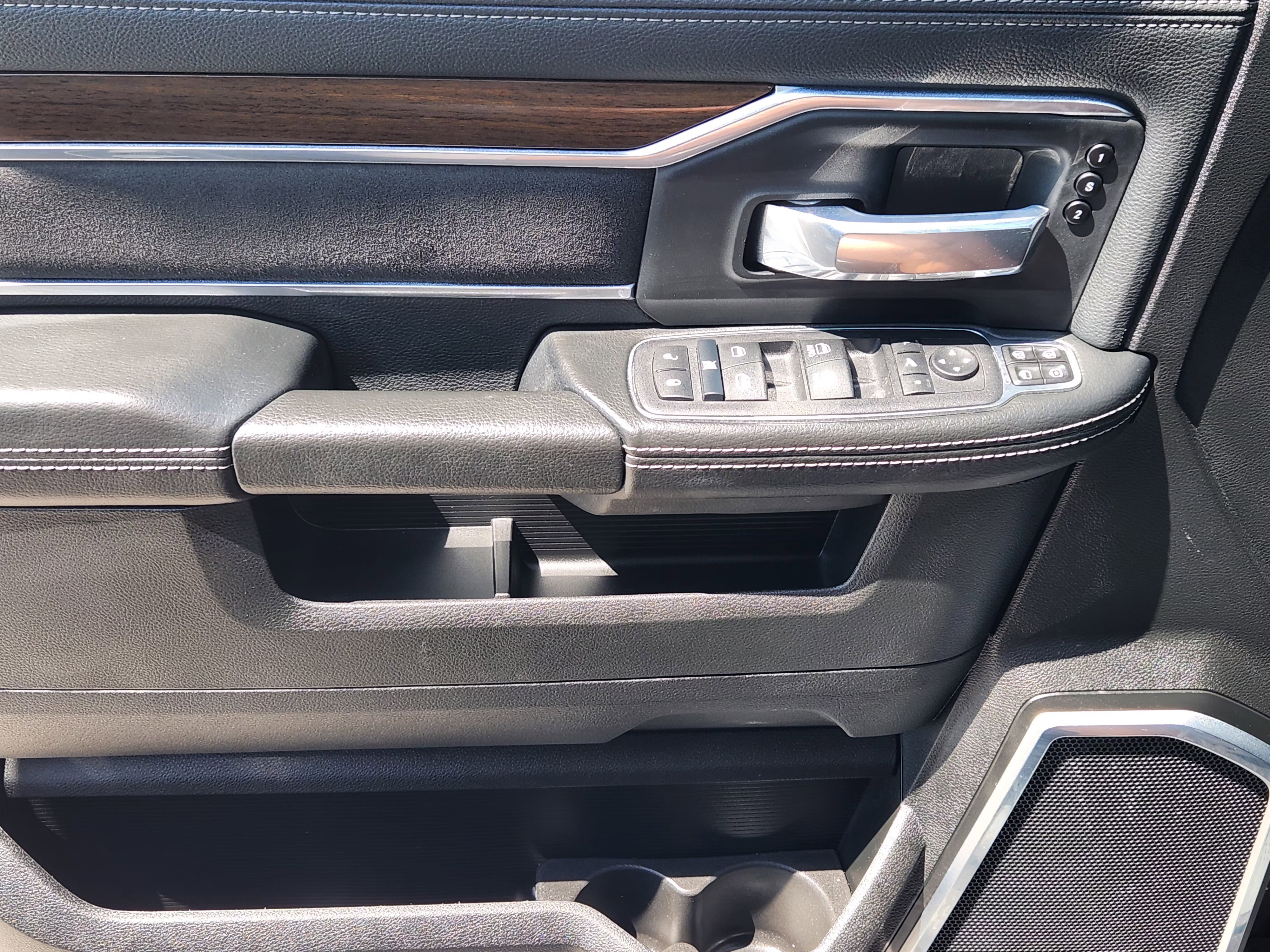 Used 2024 RAM 2500 Laramie AWD/4WD image 23