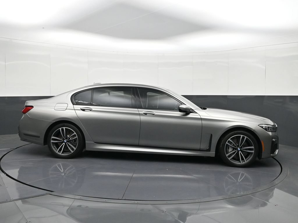 Used 2022 BMW 750i xDrive w/ M Sport Package AWD/4WD image 6