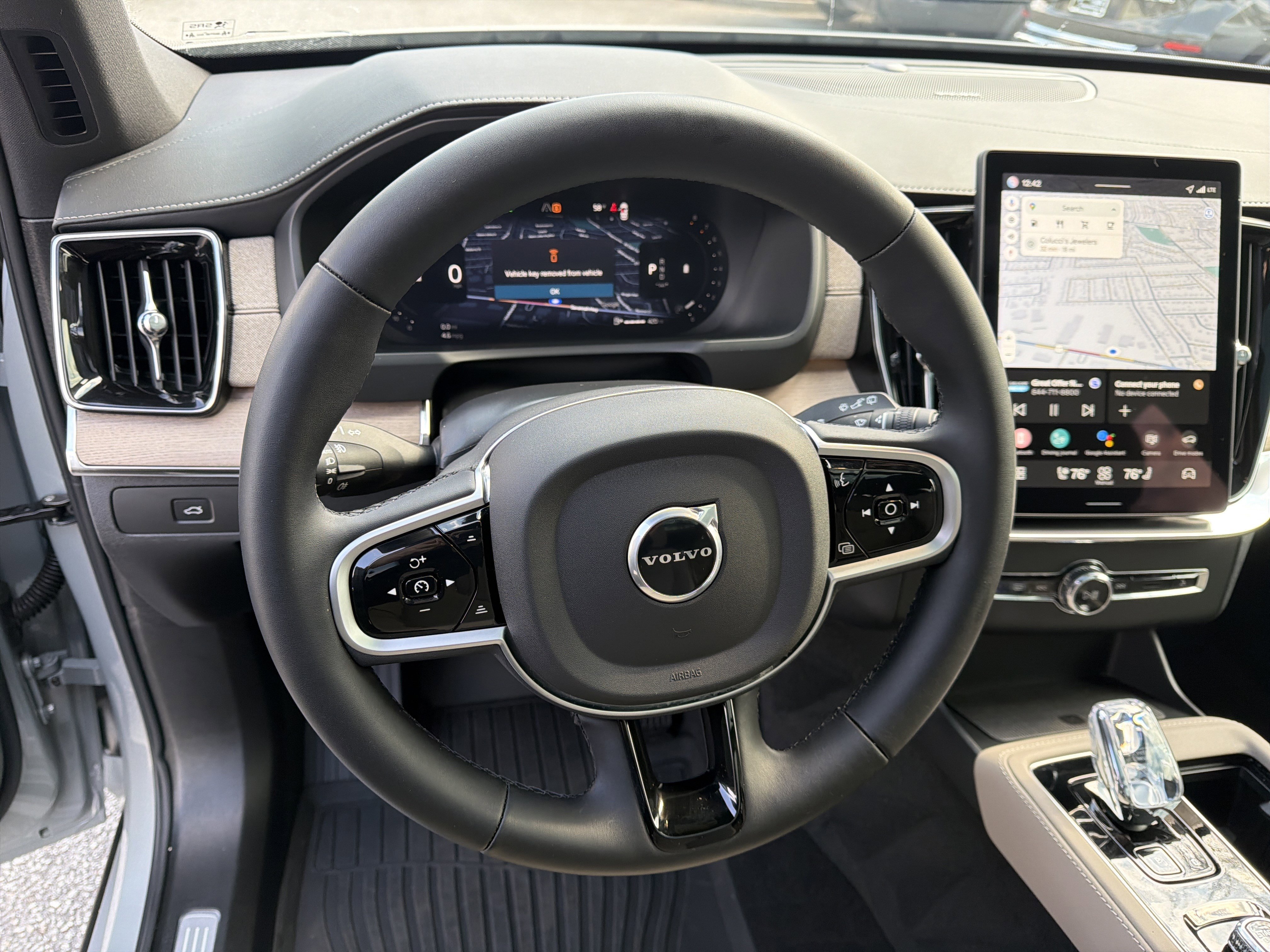 Used 2026 Volvo XC90 B6 Plus w/ Protection Package Premier image 18