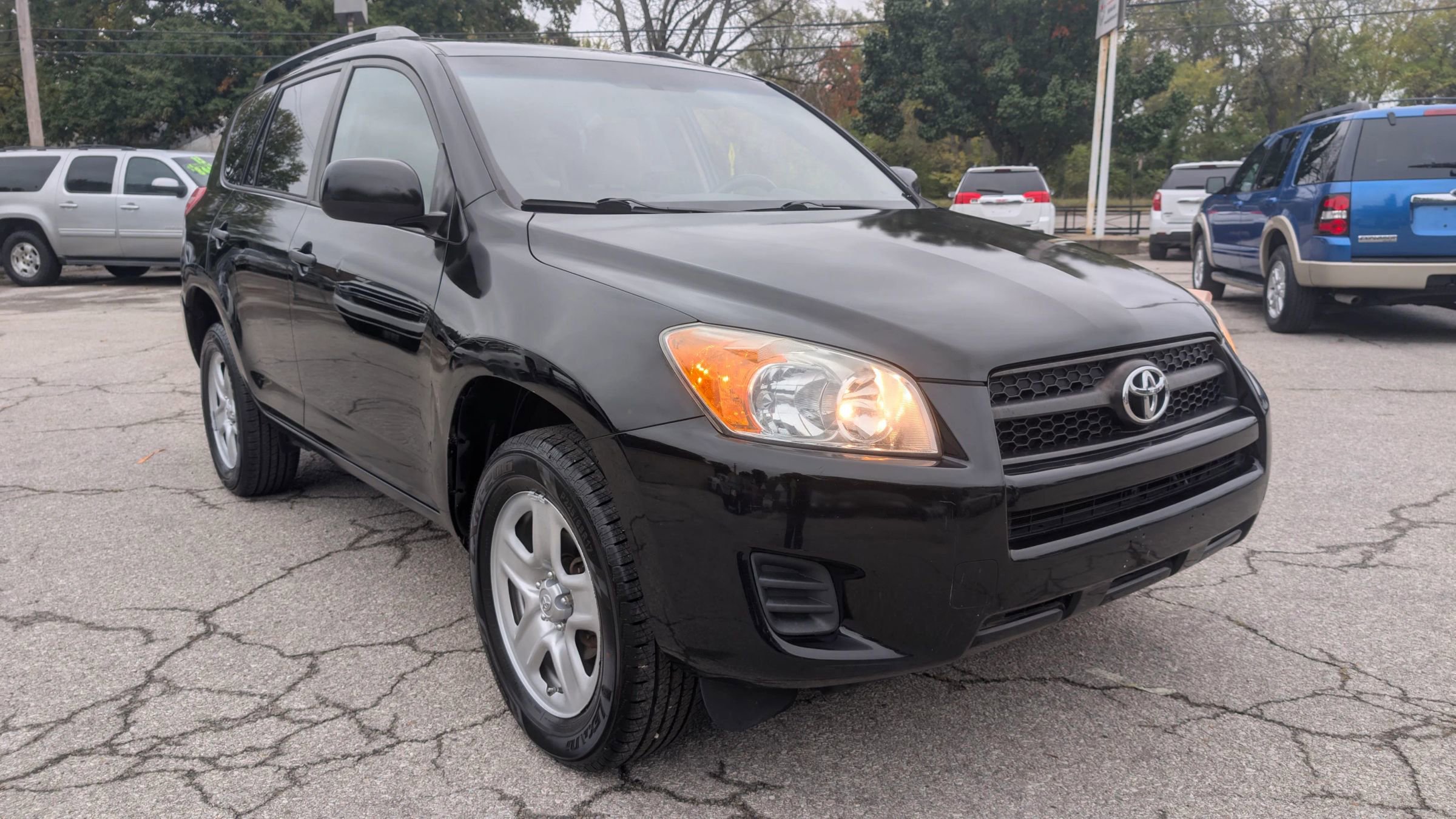 Used 2012 Toyota RAV4 FWD image 7