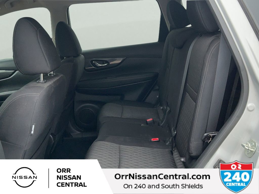 Used 2017 Nissan Rogue SV FWD image 13