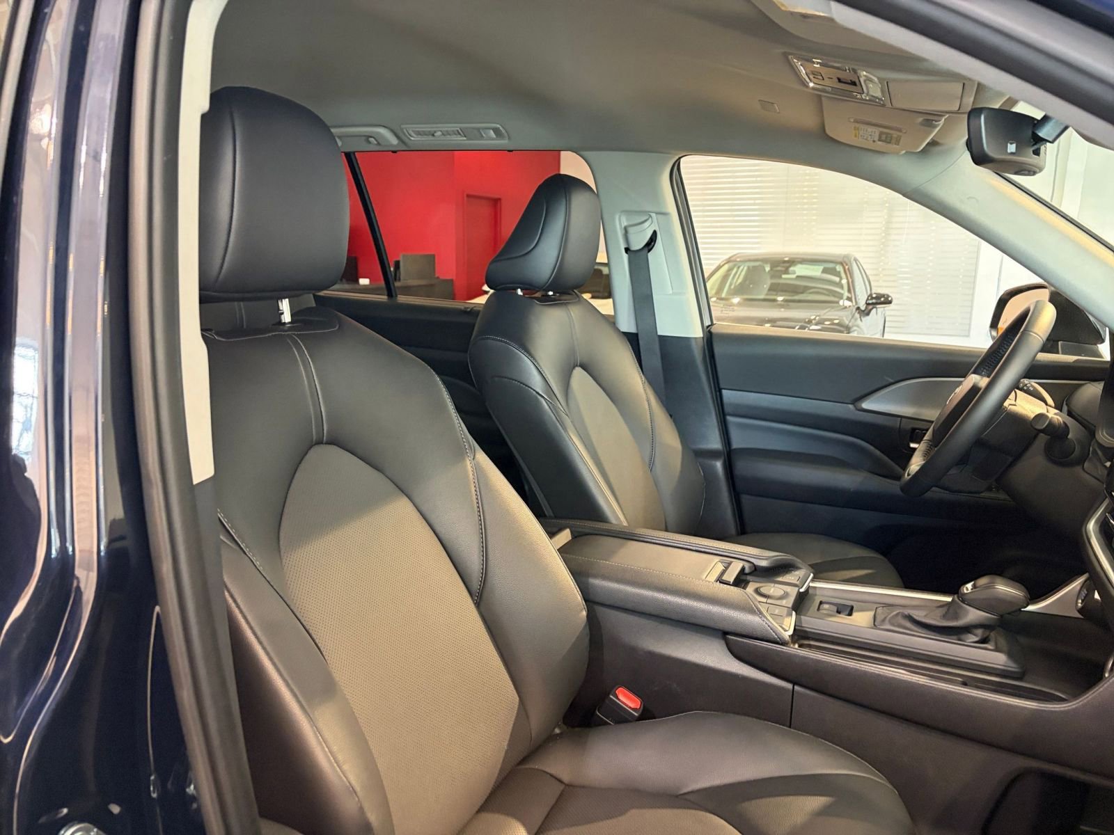 Used 2025 Toyota Grand Highlander FWD image 38