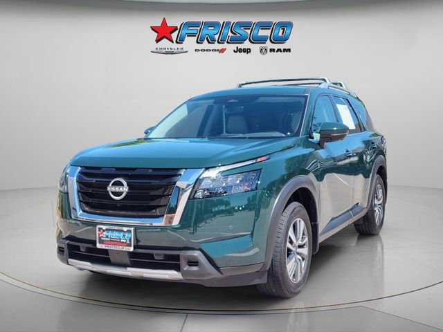 Used 2025 Nissan Pathfinder SL image 3