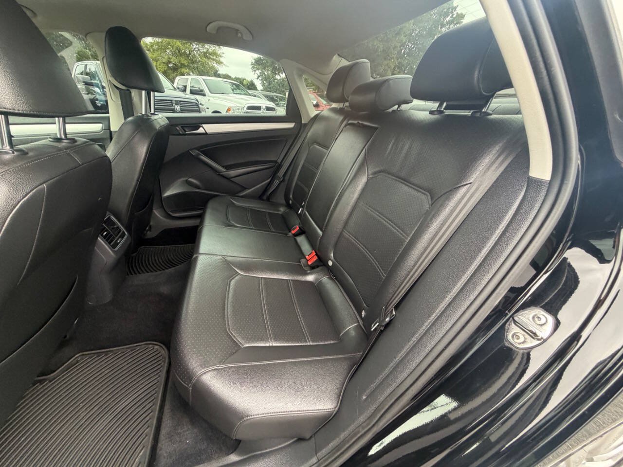 Used 2013 Volkswagen Passat 2.5 SE FWD image 24