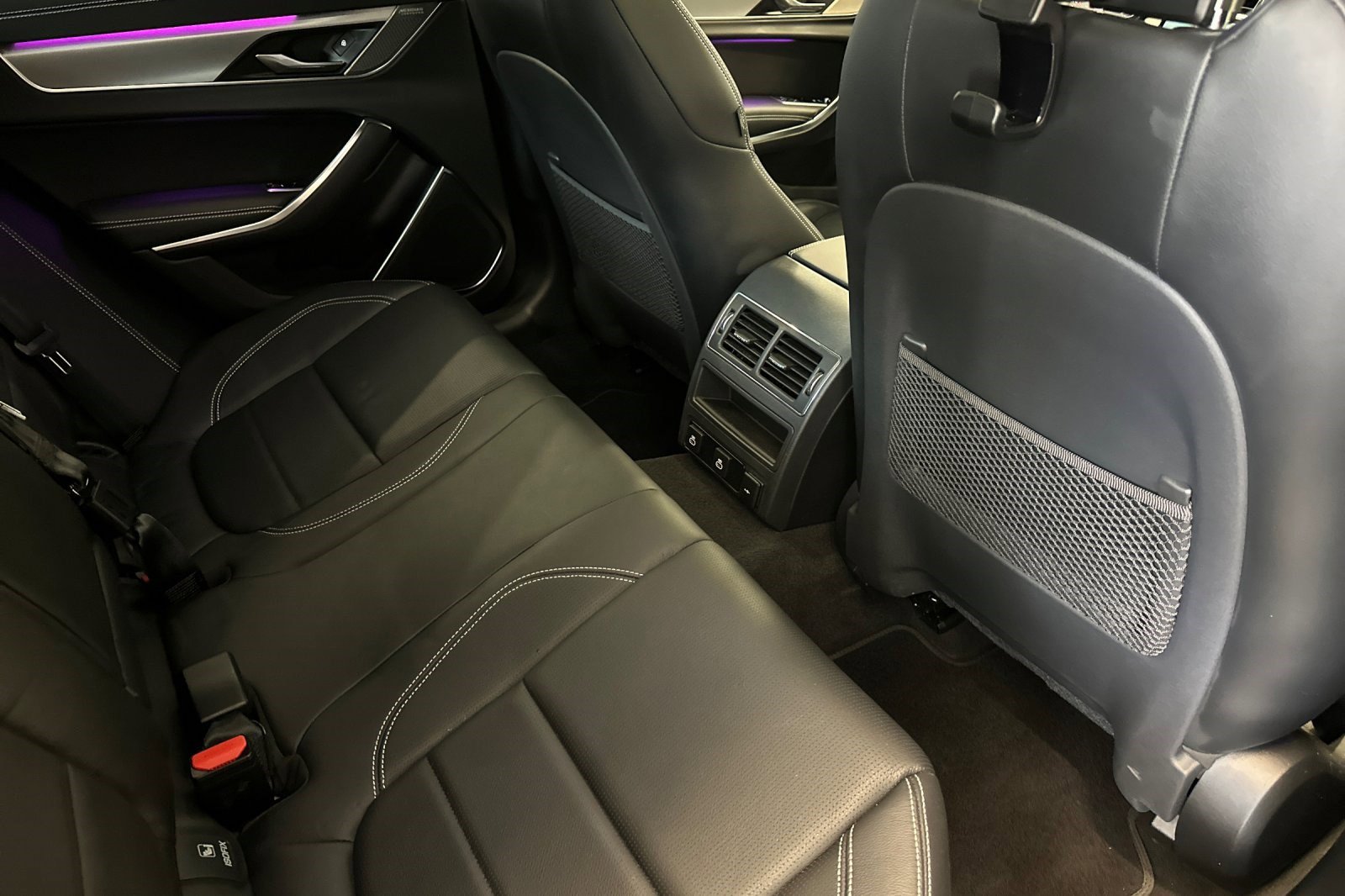 Used 2022 Jaguar XF R-Dynamic SE image 30