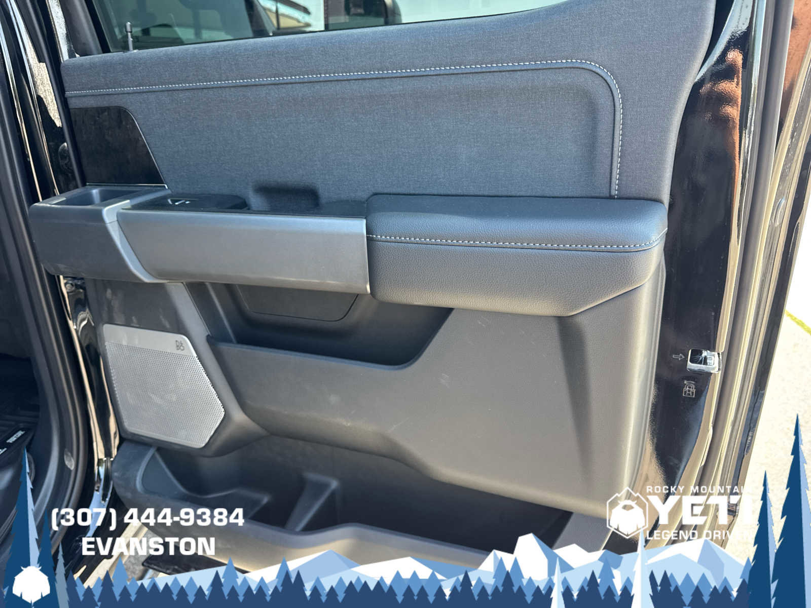 Used 2024 Ford F350 Lariat w/ Sport Appearance Package image 14