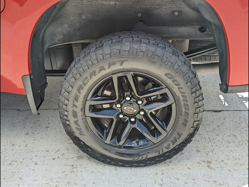 Used 2020 Chevrolet Silverado 1500 LT Trail Boss AWD/4WD image 15