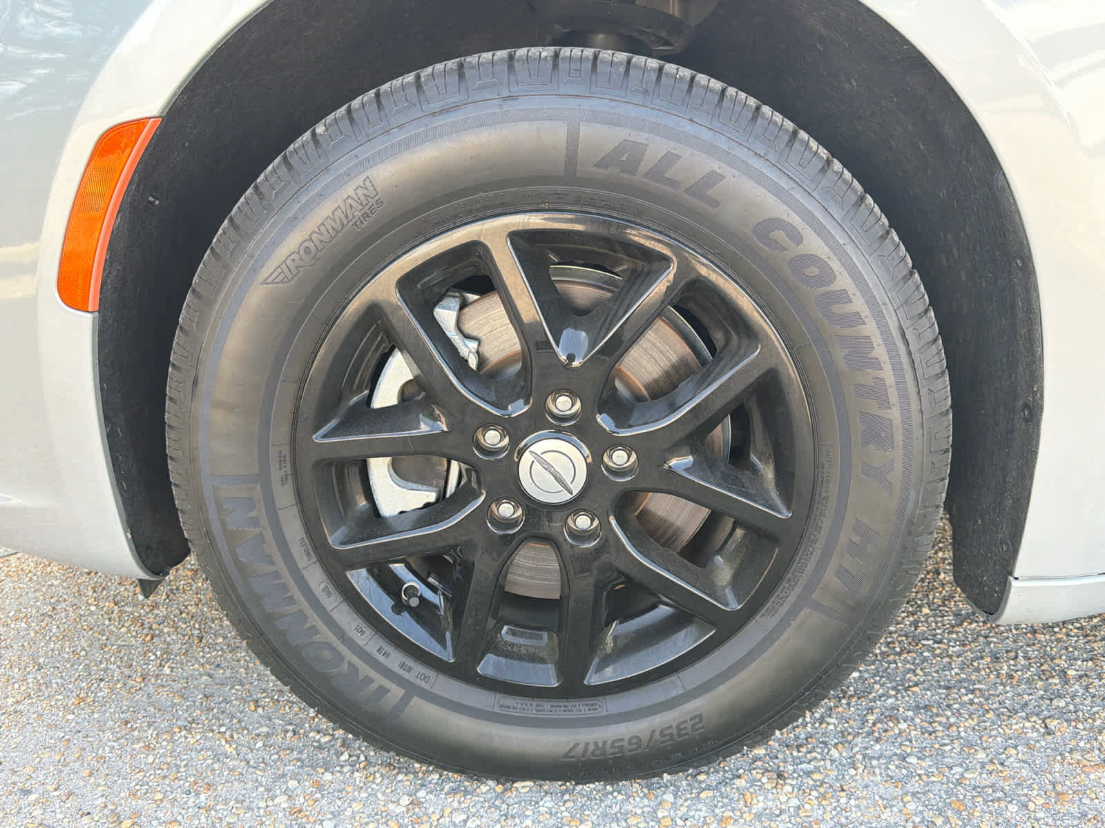 Used 2024 Chrysler Pacifica Touring-L FWD image 10