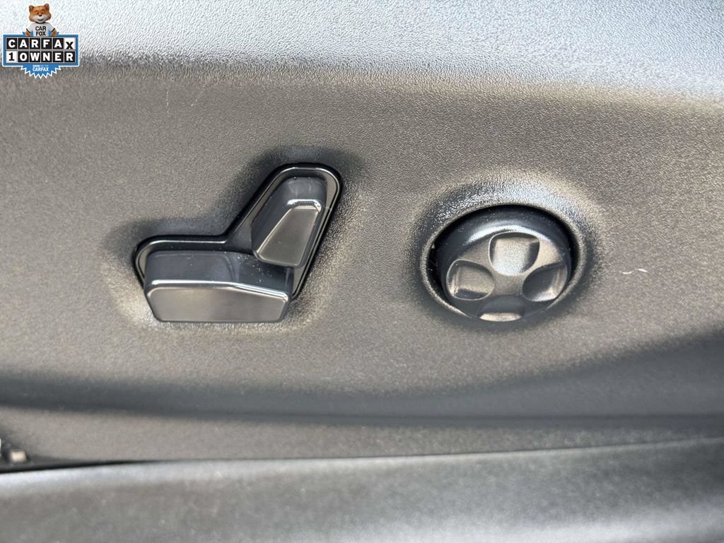Used 2025 Chrysler Pacifica Limited FWD image 18