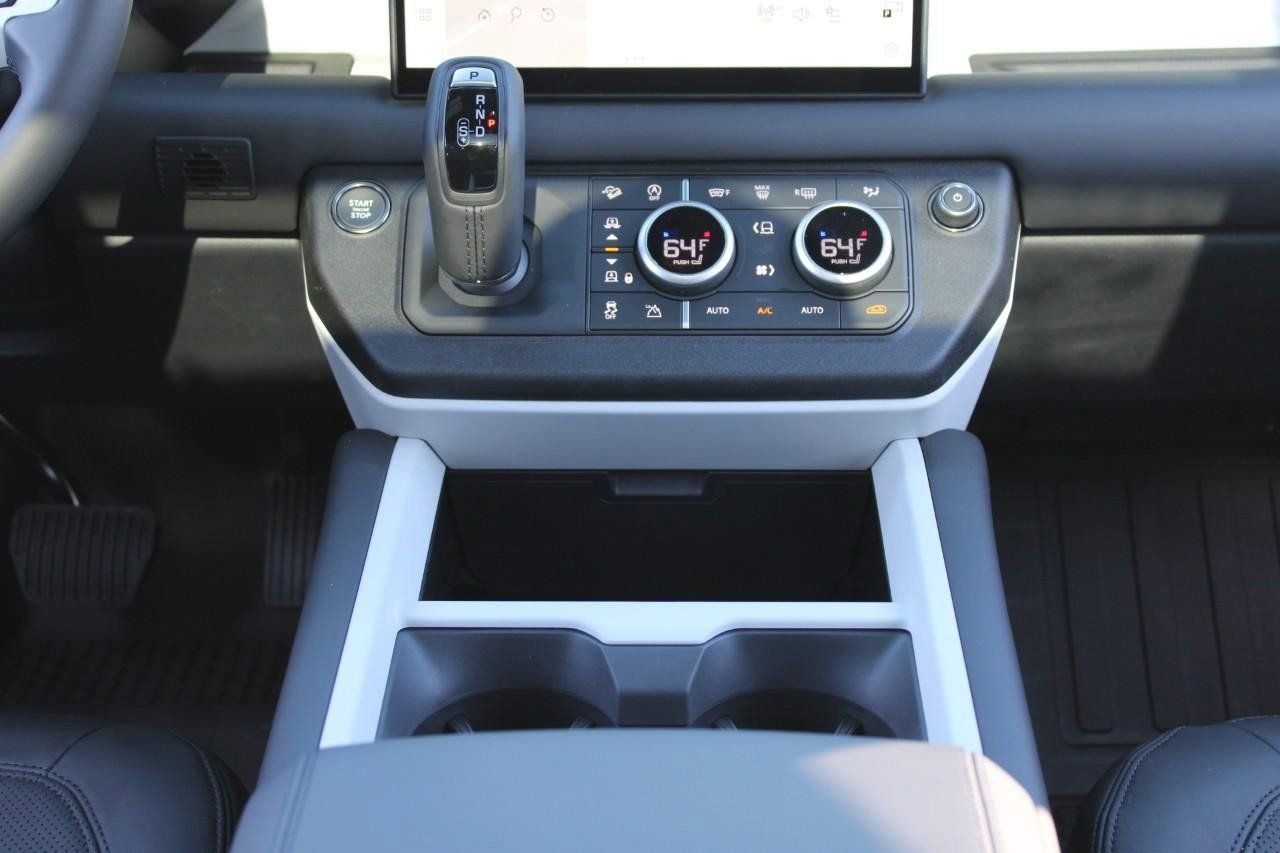 New 2025 Land Rover Defender 110 X-Dynamic SE image 12