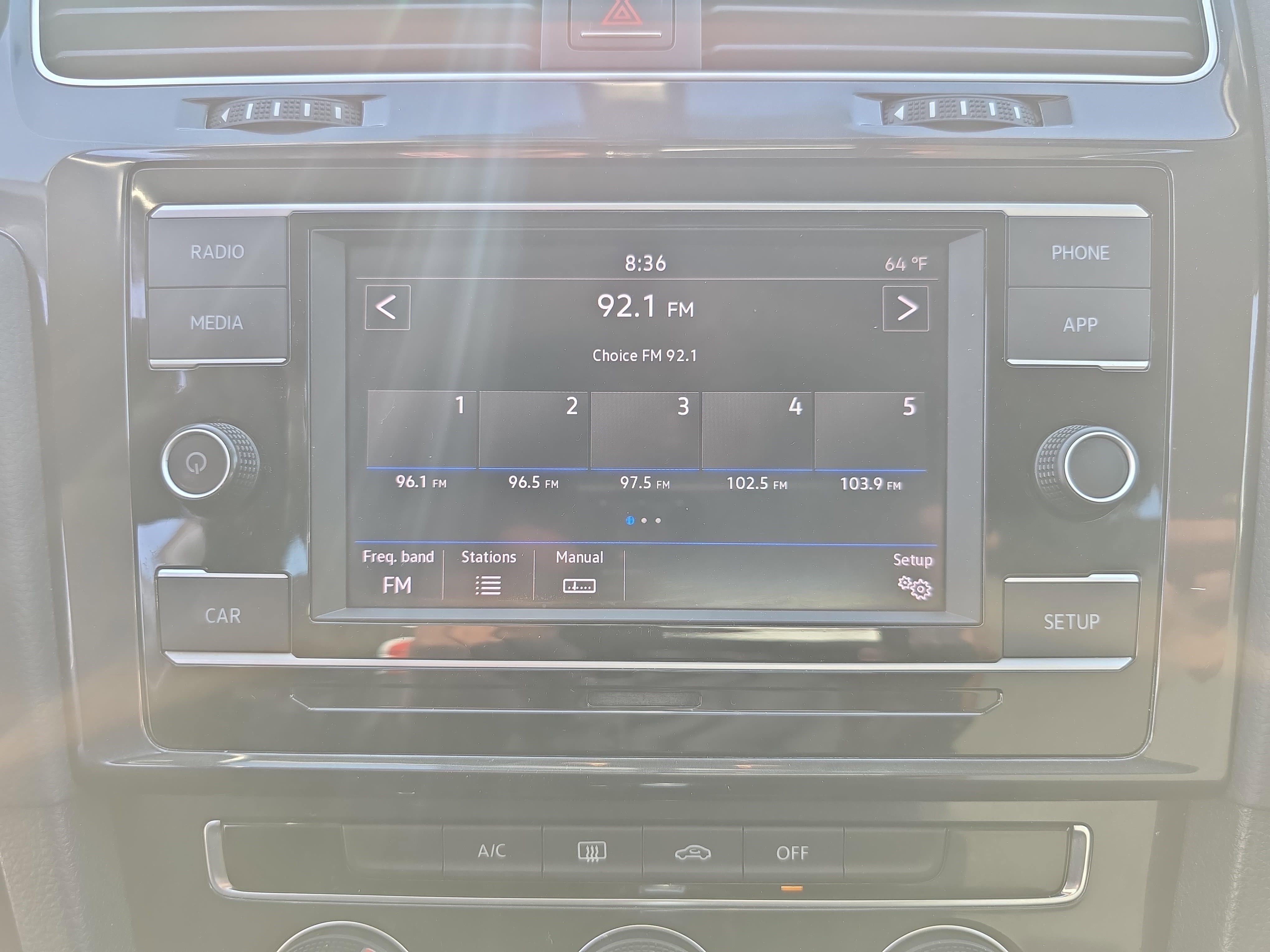 Used 2018 Volkswagen Golf S image 22