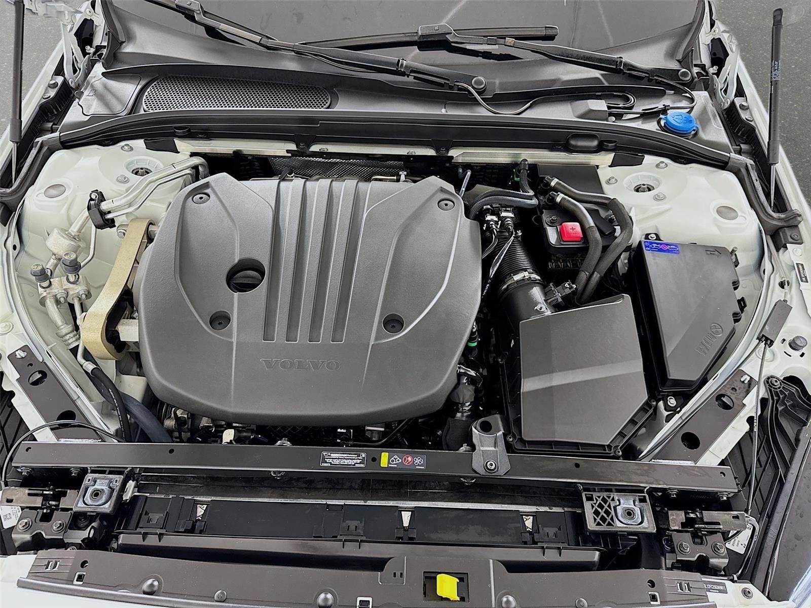 Used 2025 Volvo S60 B5 Plus FWD image 33