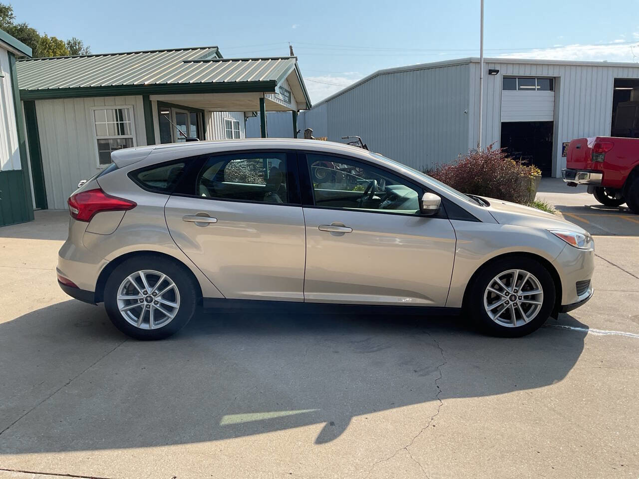 Used 2017 Ford Focus SE image 3