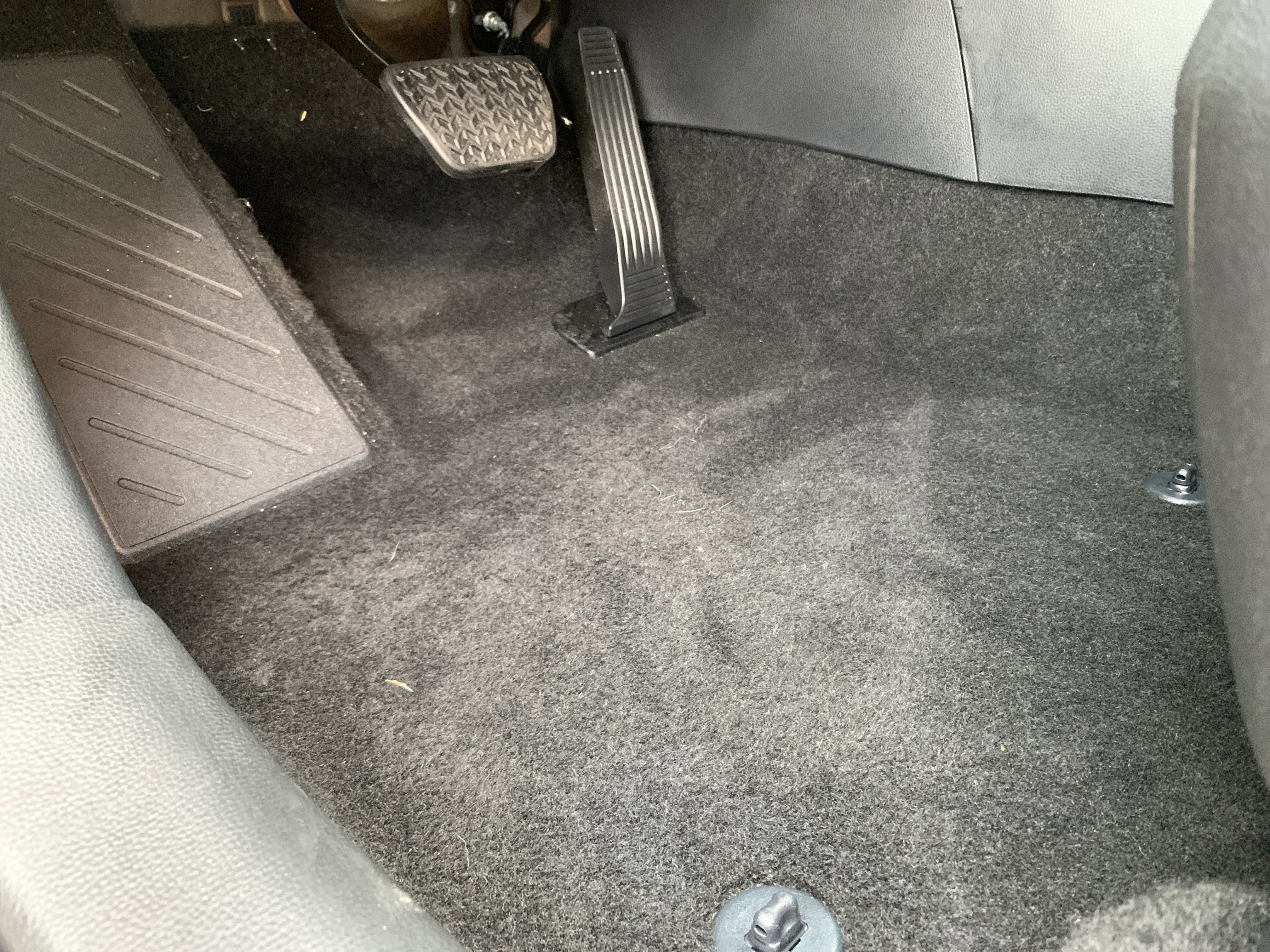 Used 2025 Toyota RAV4 XLE Premium image 17