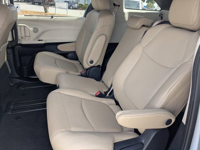 Used 2024 Toyota Sienna XLE image 14