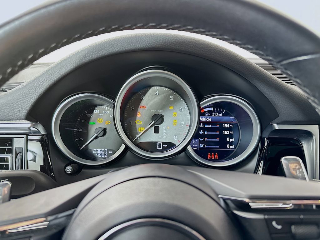 Certified 2023 Porsche Macan S AWD/4WD image 13