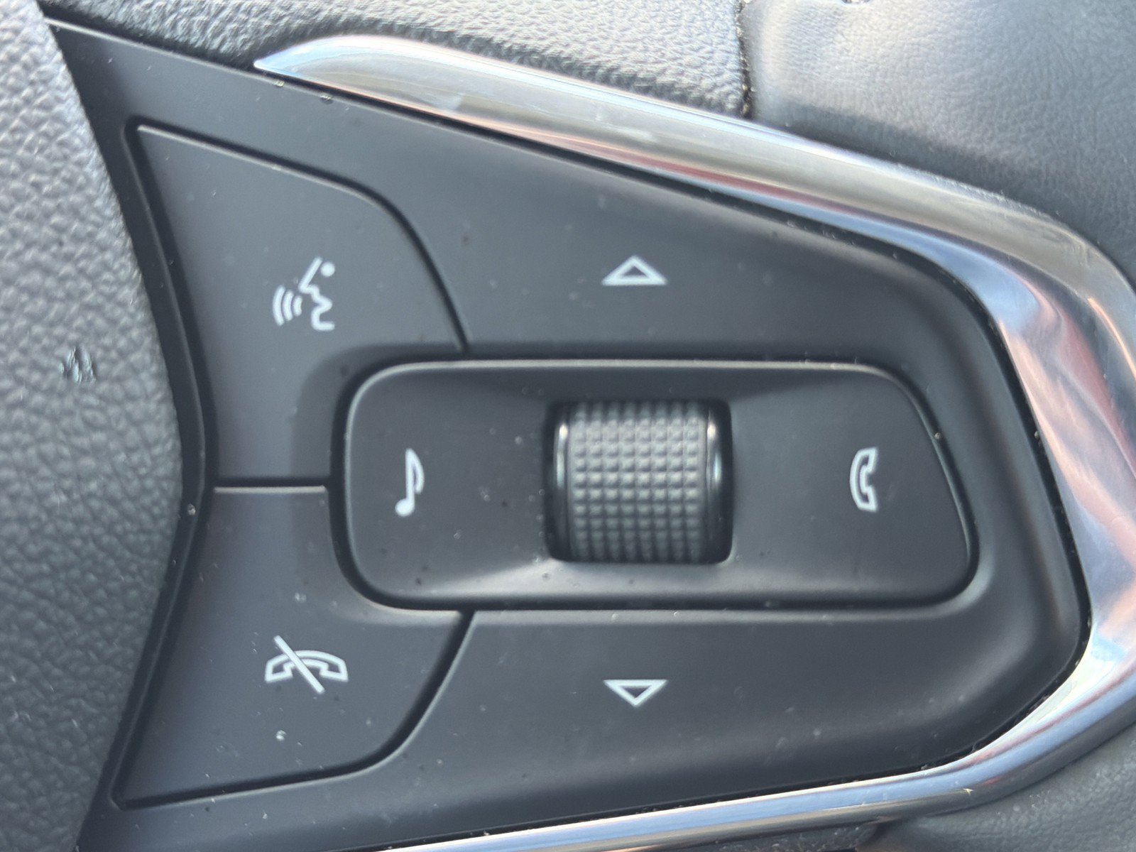 Used 2025 Chevrolet Trax ACTIV w/ Driver Confidence Package FWD image 29