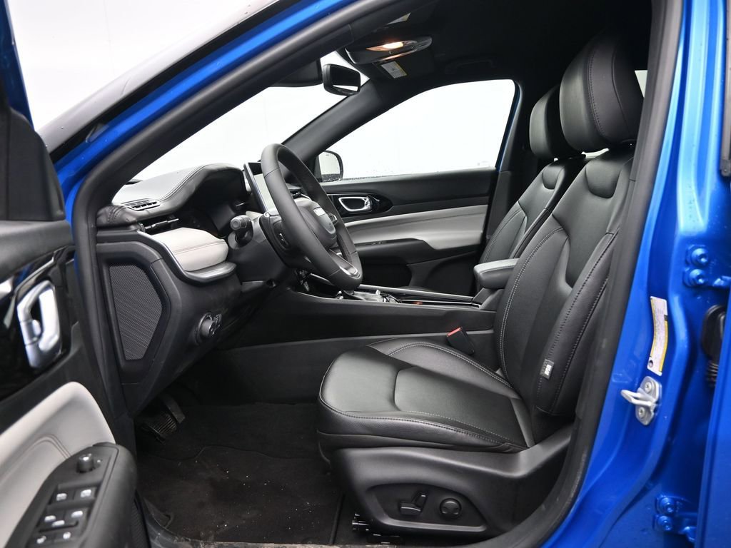 Used 2026 Jeep Compass Limited image 26