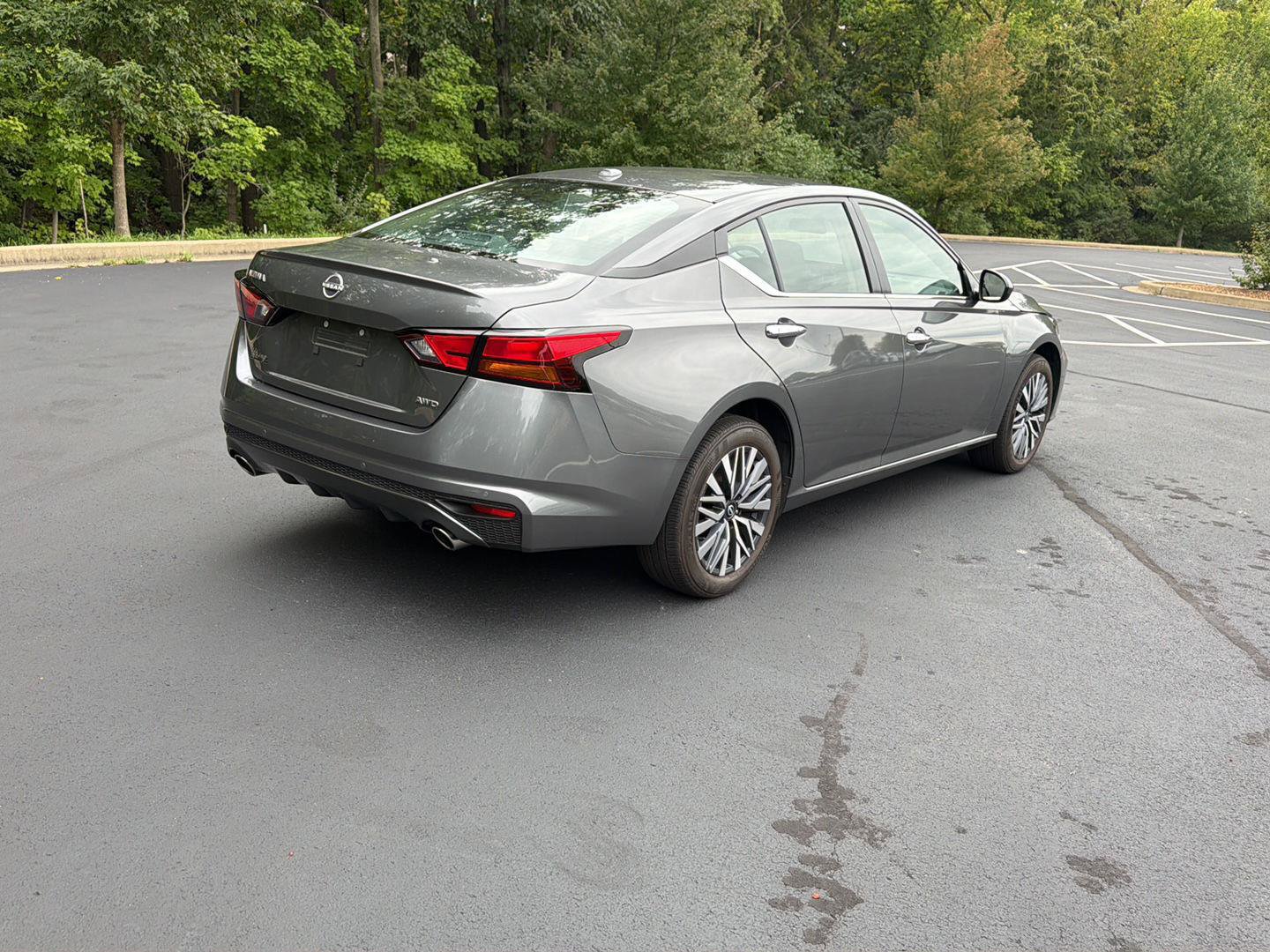 Used 2025 Nissan Altima 2.5 SV w/ SV Premium Package AWD/4WD image 8