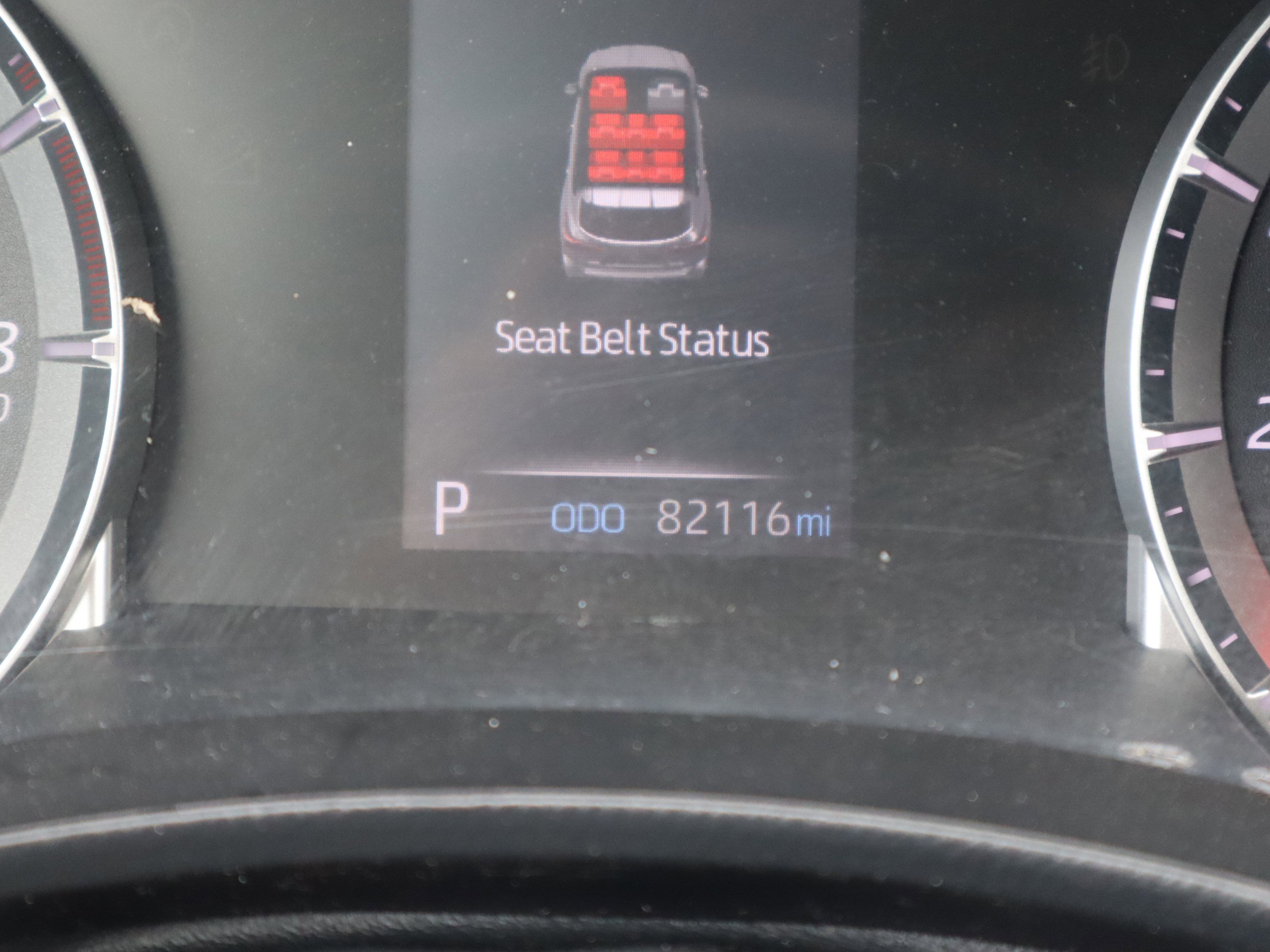 Used 2021 Toyota Highlander LE FWD image 24