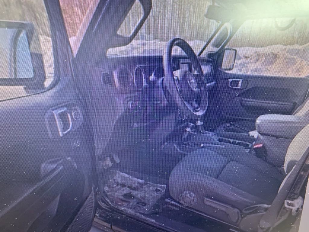 Used 2022 Jeep Wrangler Unlimited Sport image 8