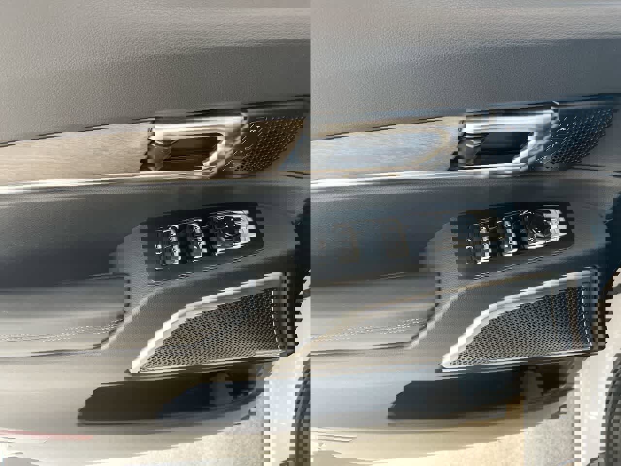 Used 2021 Kia Telluride SX w/ SX Prestige Package image 13